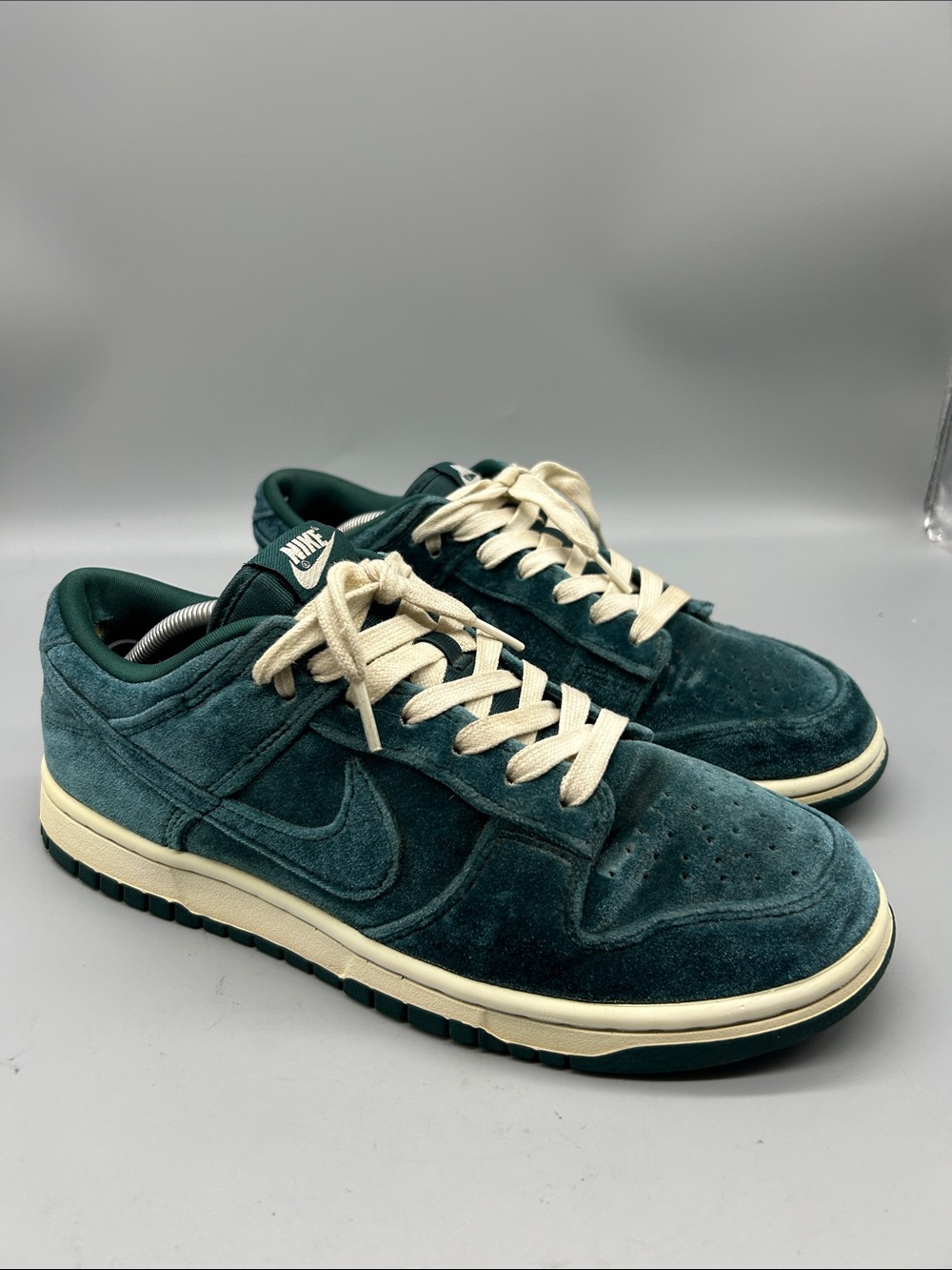 Green velvet Nike Dunk Low Sneaker Sz 10